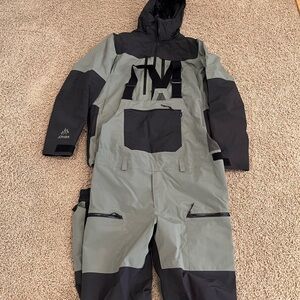 Jones Mtn Surf Jacket + Bibs Mens Medium, Fern Green
